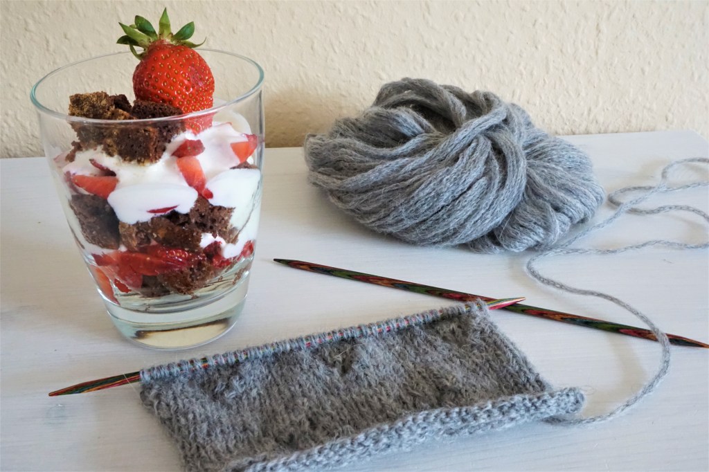 Sonntagsmuster No. 9: Lochmuster „Herzchen“