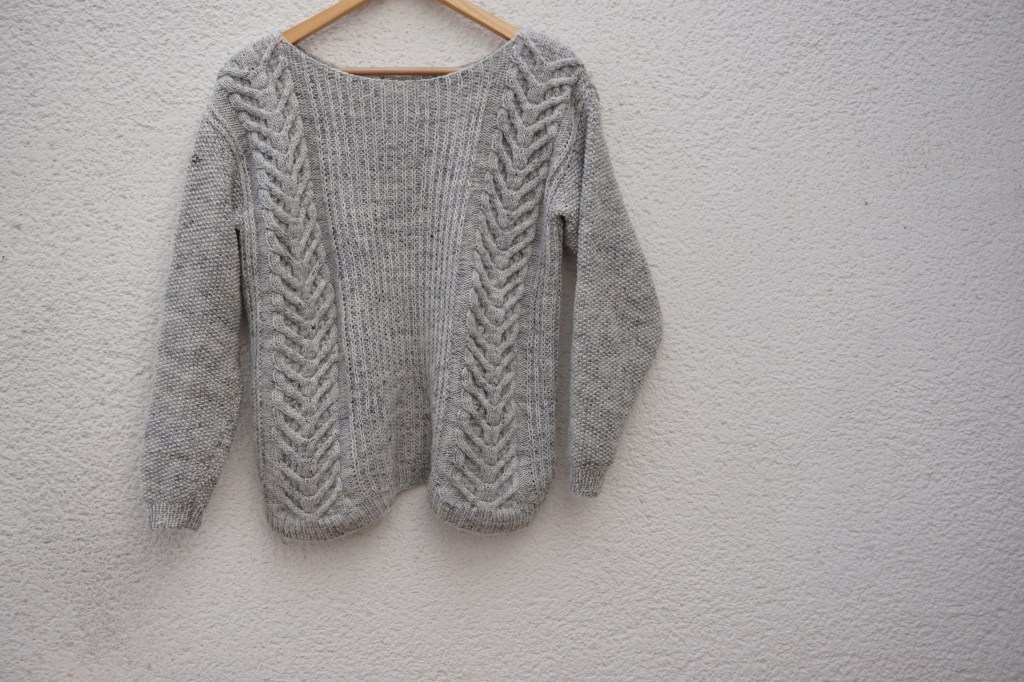 Anleitung: Pullover Haze – mit&nbsp;Zopfmuster